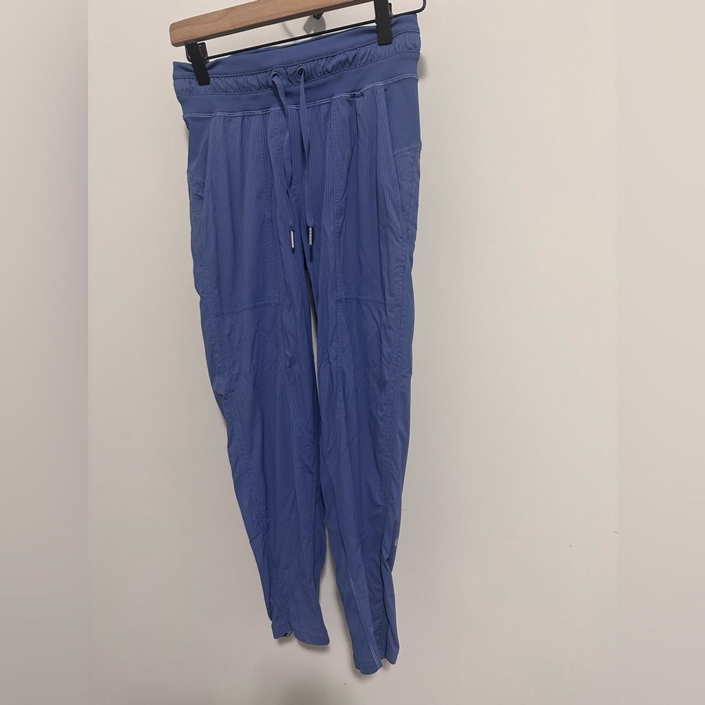 Lululemon Dance Studio Mid Rise Crop Pants - Size 2 - Picture 5 of 11